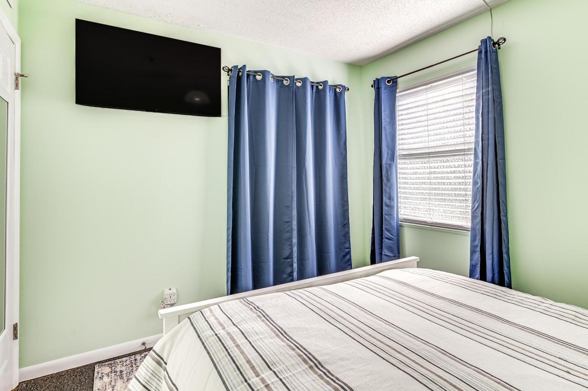 Cozy Beachfront Condo With Wifi, Views And Pool Access マートルビーチ エクステリア 写真