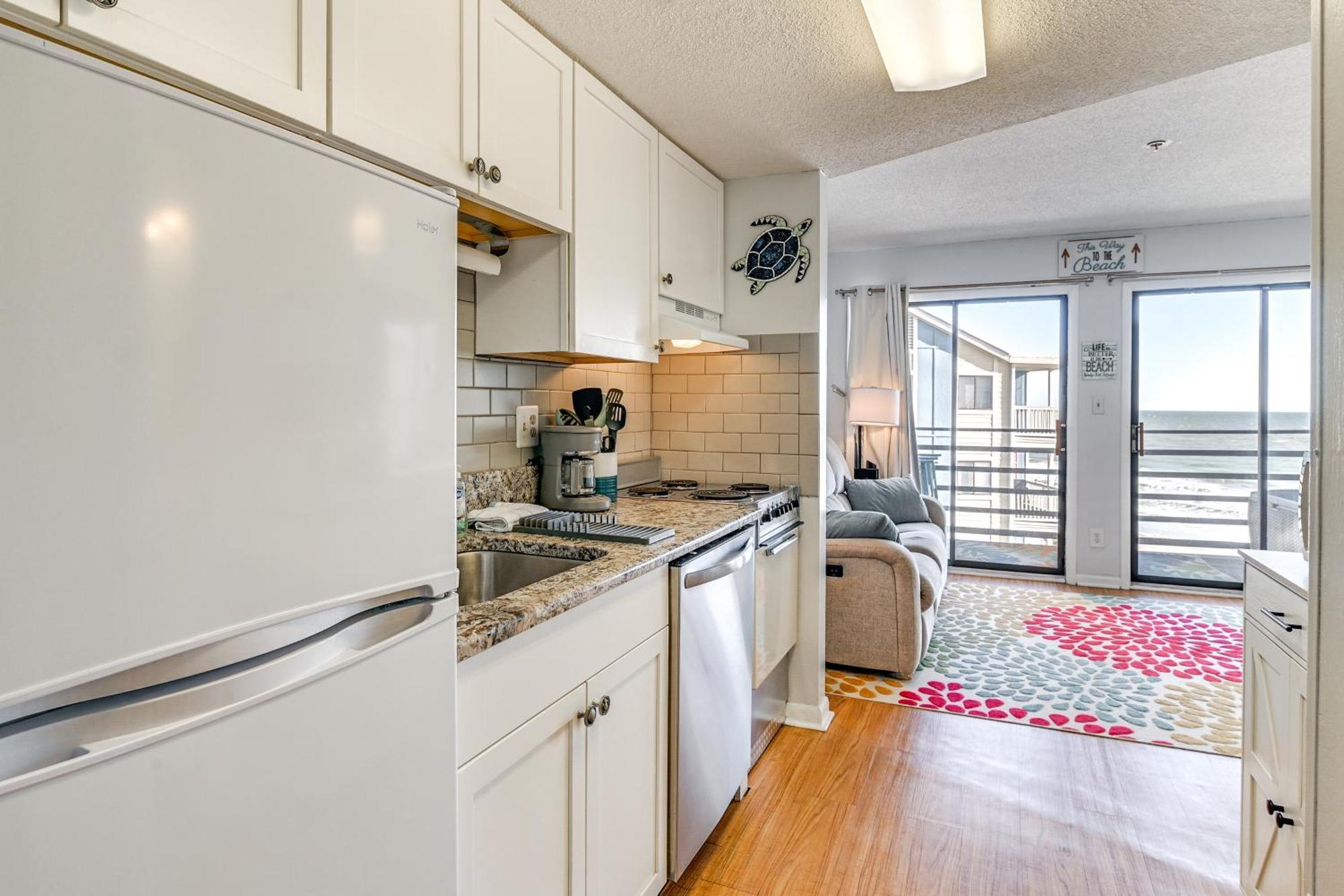 Cozy Beachfront Condo With Wifi, Views And Pool Access マートルビーチ エクステリア 写真