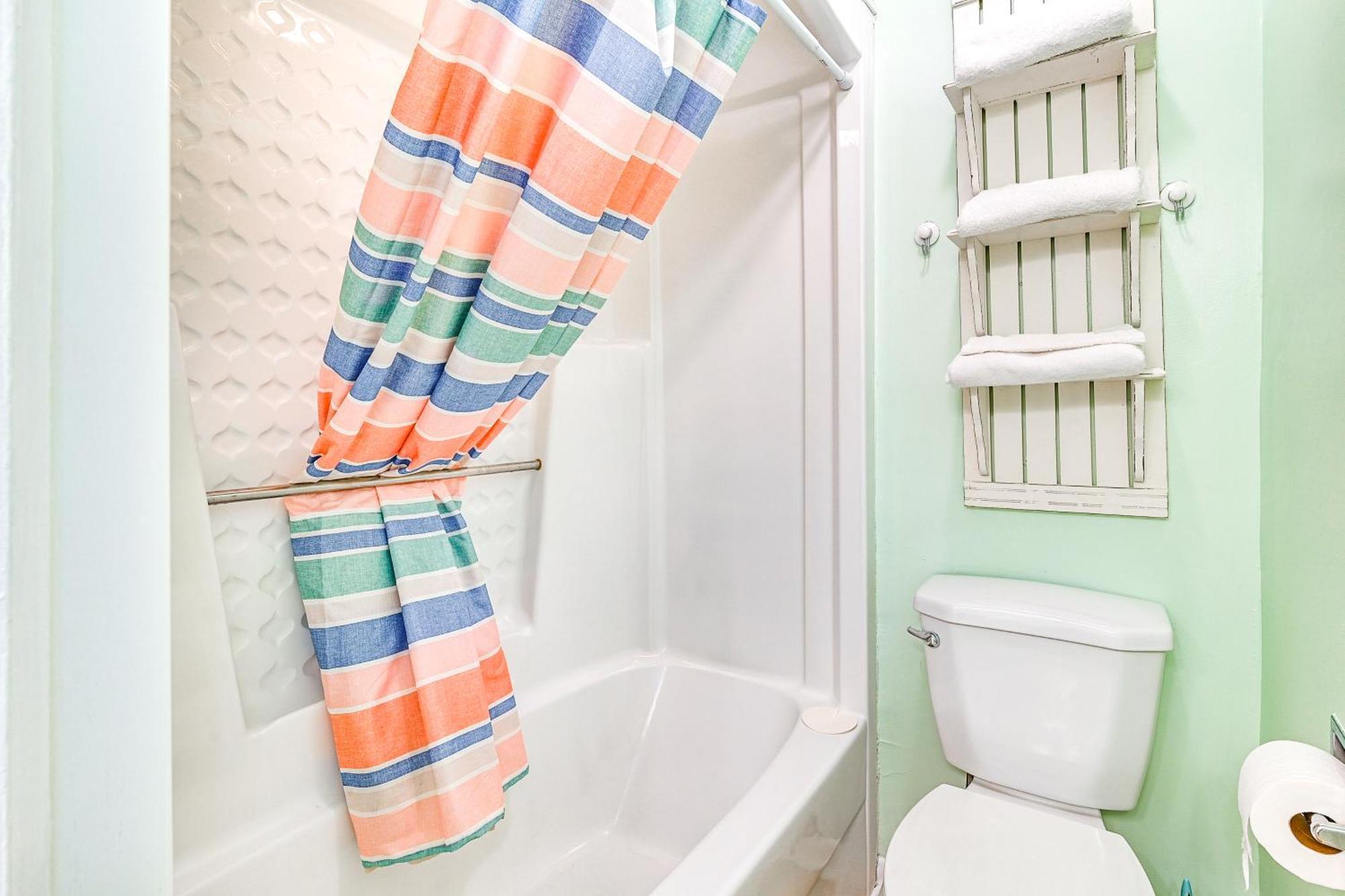 Cozy Beachfront Condo With Wifi, Views And Pool Access マートルビーチ エクステリア 写真