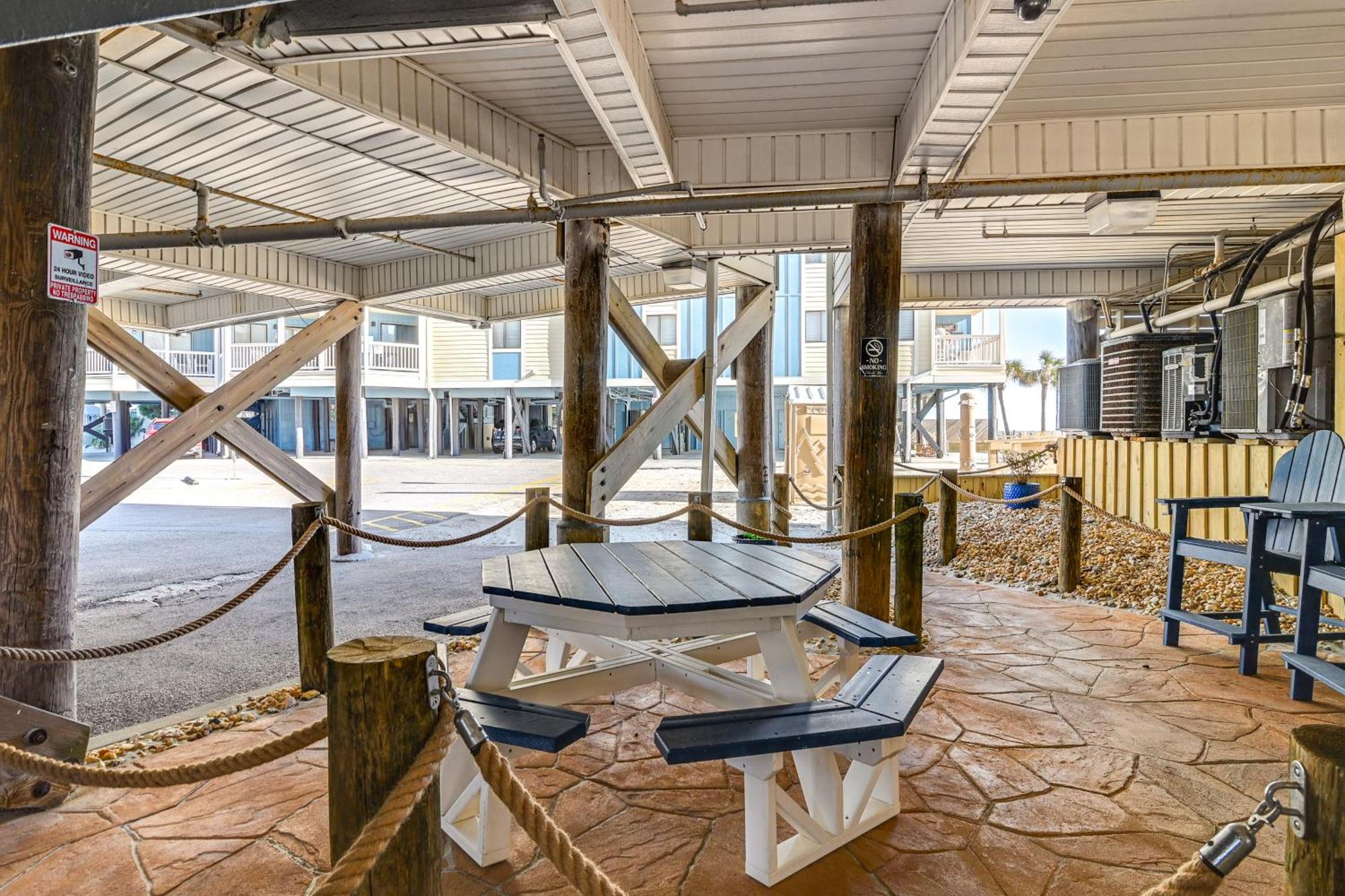 Cozy Beachfront Condo With Wifi, Views And Pool Access マートルビーチ エクステリア 写真